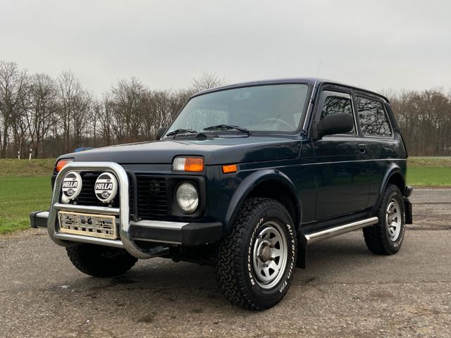 Lada Niva 1.7 4x4 Legend el. Fenster AHK Radio