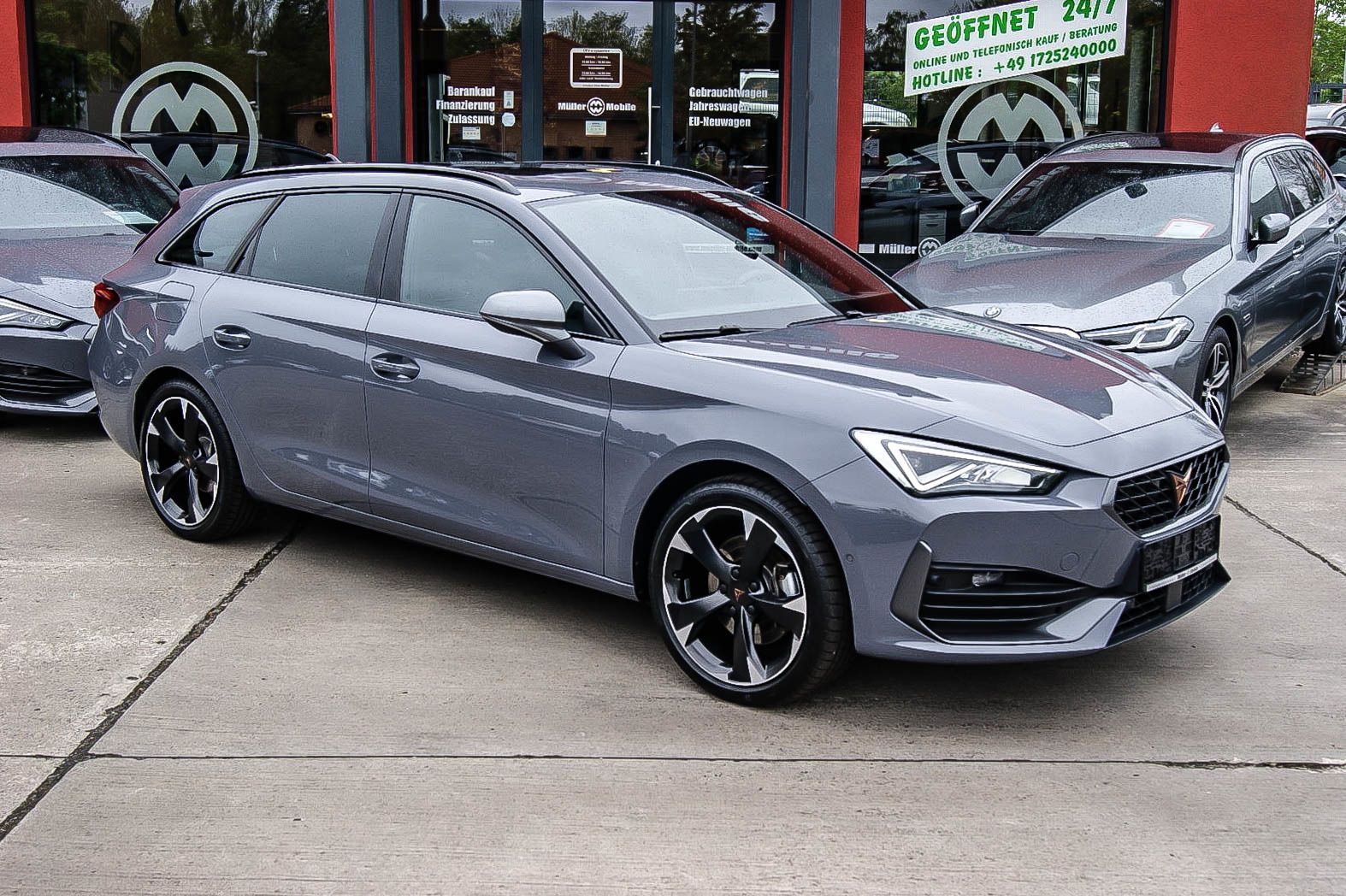 Fahrzeugabbildung CUPRA Leon Sportstourer e-Hybrid PANORAMA CARPLAY ACC