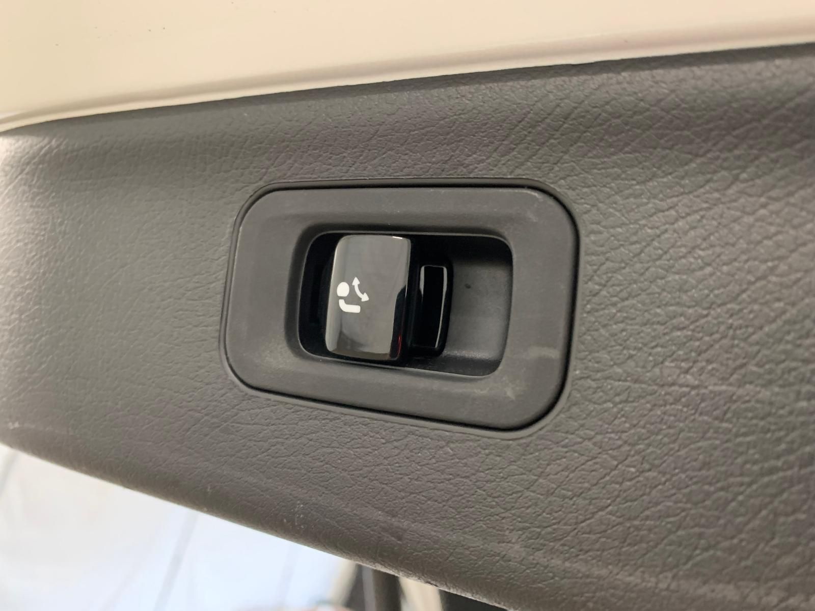 Mercedes-Benz EQS SUV 450 7-Sitze DISTRONIC PANO AHK AIR 21 foto 10