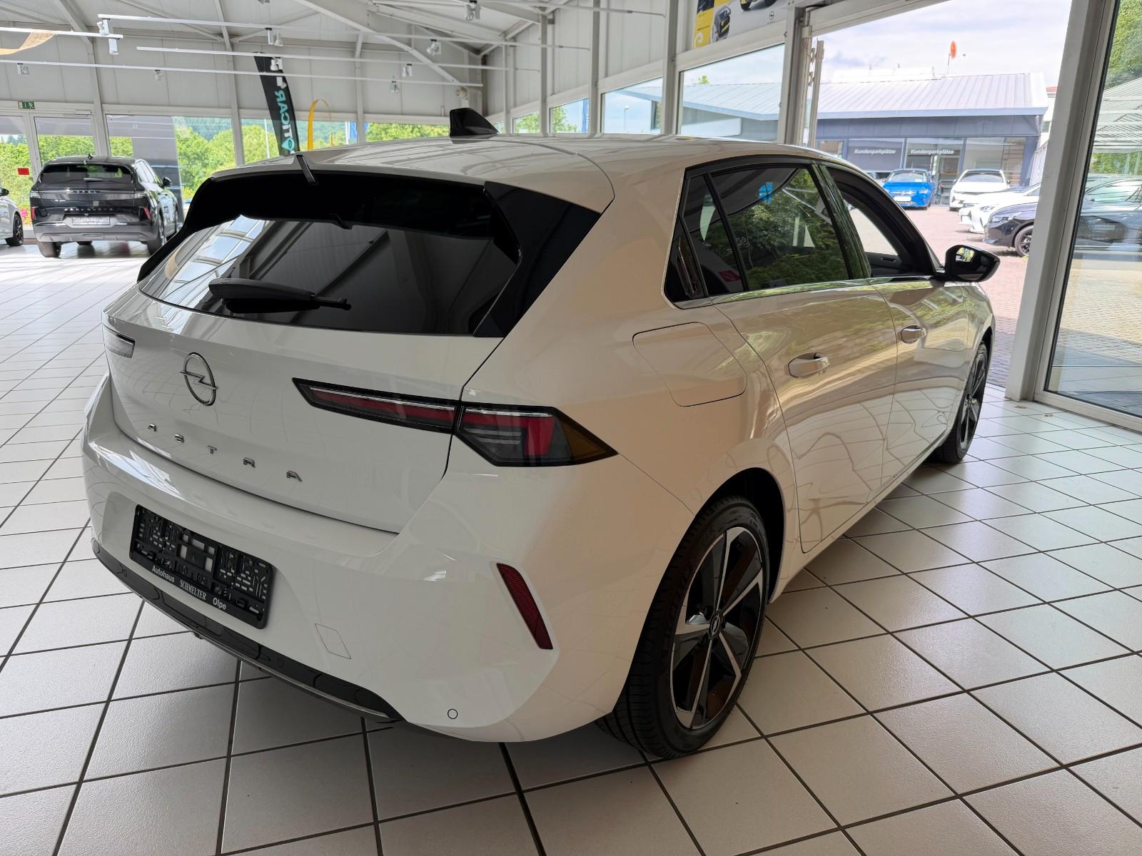 Opel Astra L Lim. 5-trg. Elegance Navi über Handy+LED