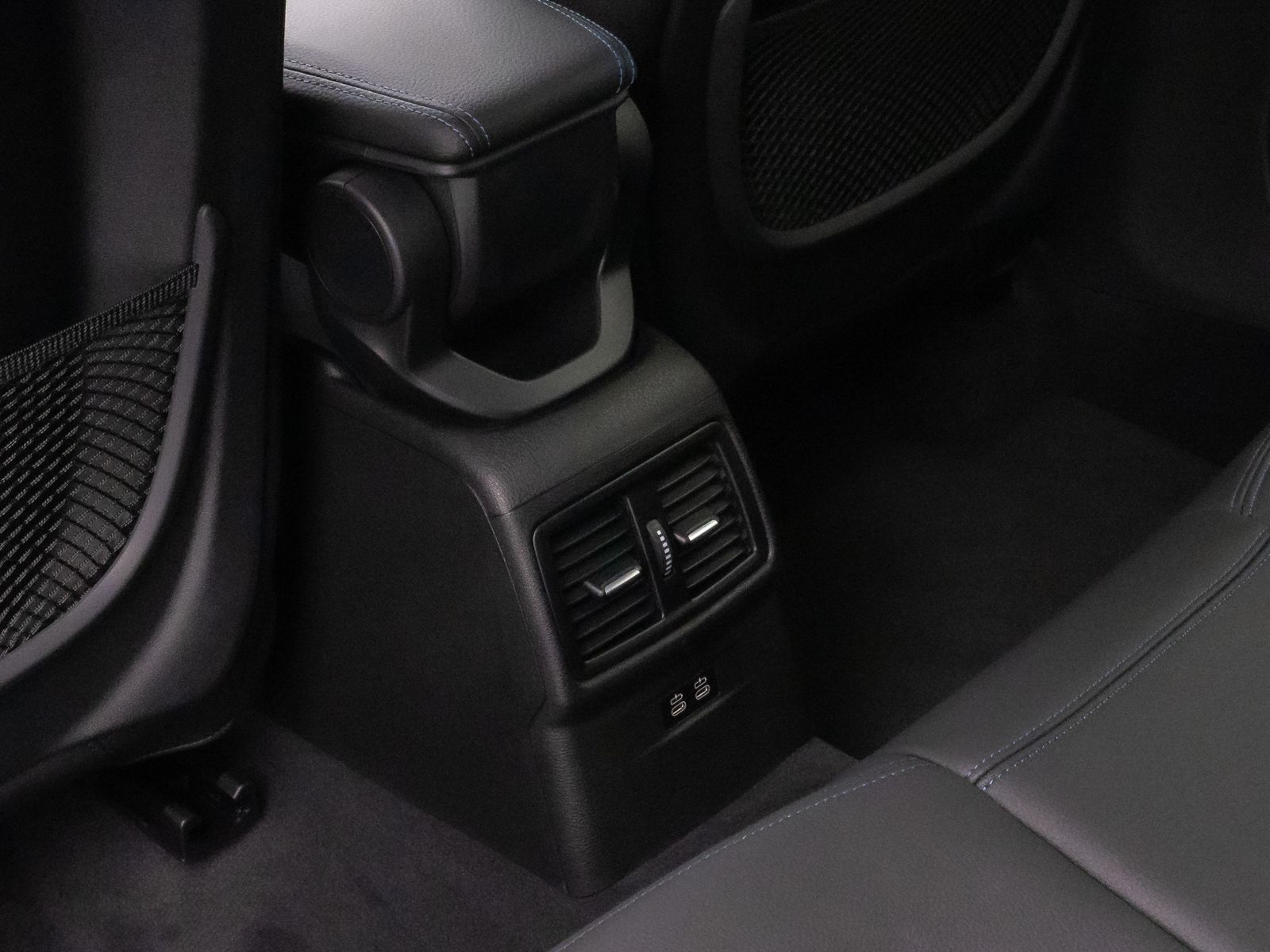 Fahrzeugabbildung BMW X2 xD20i M Sport Kamera HUD DAB Navi+ Alarm 19"