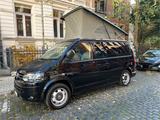 Volkswagen T5 California Beach - schwarze Volkswagen T5 California