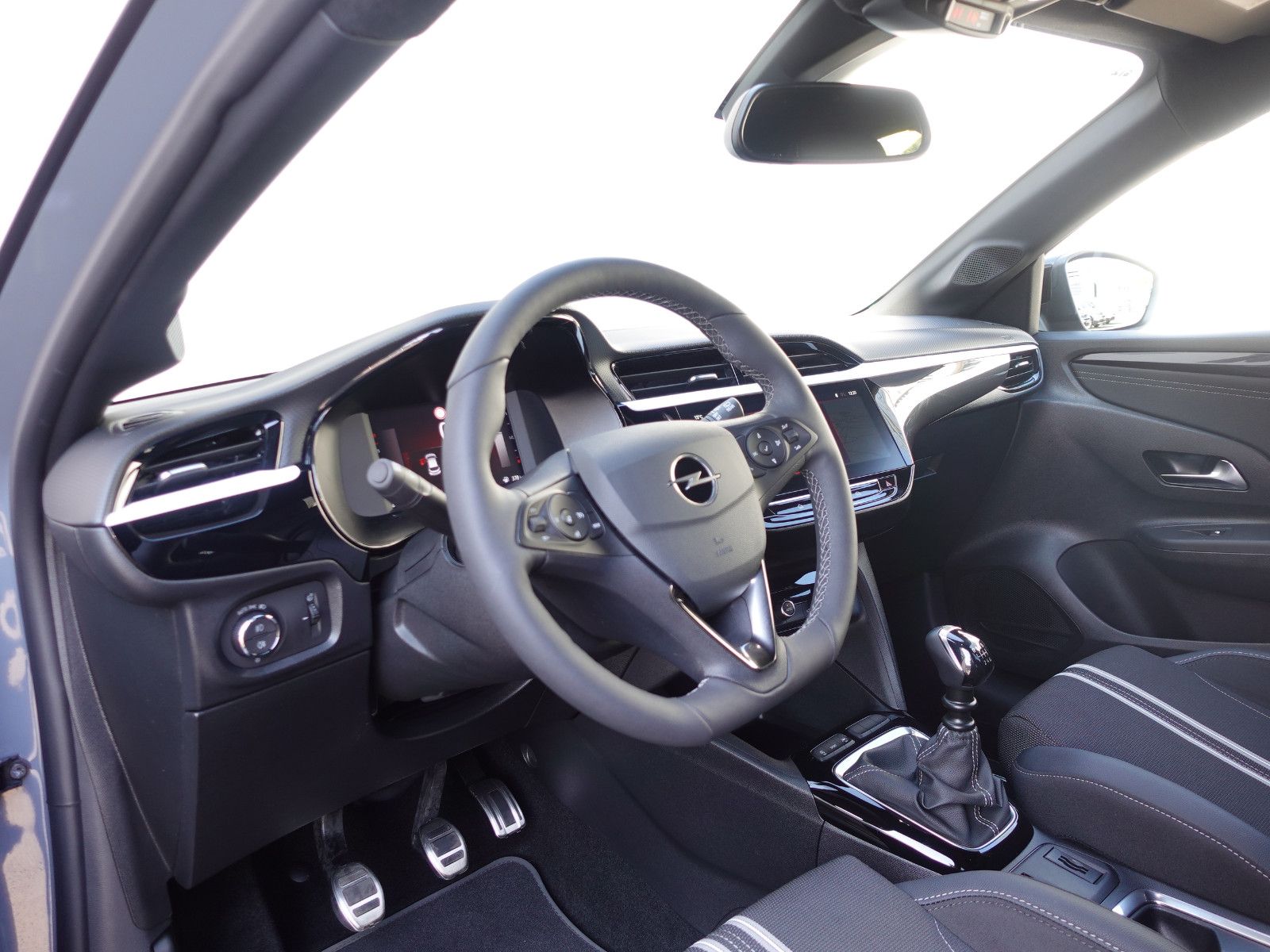 Fahrzeugabbildung Opel Corsa 1.2Turbo GS Line Allwetter,Navi,SHZ,Kamera