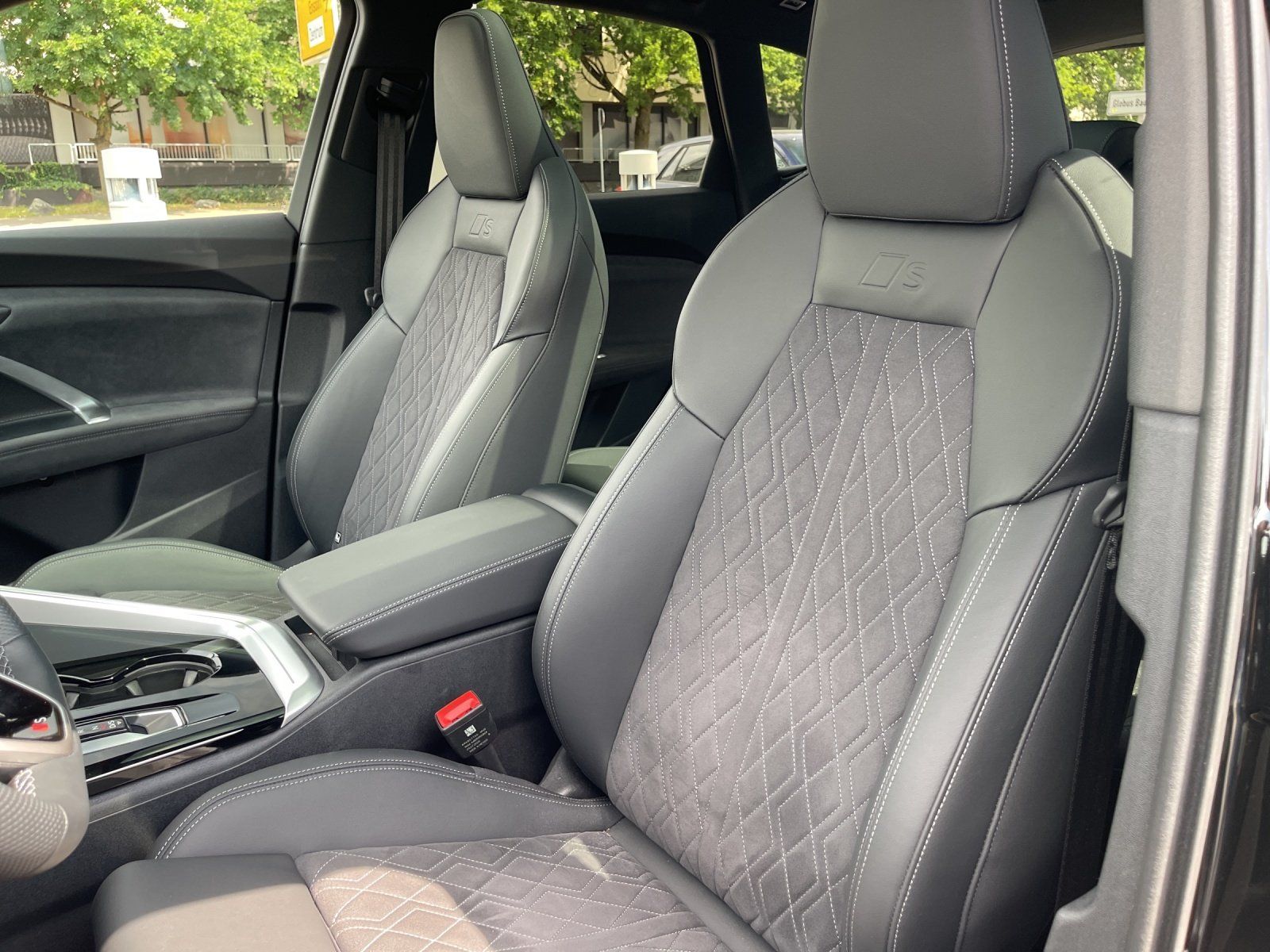 Fahrzeugabbildung Audi SQ5 3.0 TFSI quattro 360,AHK,HUD,Kamera,LED,Navi