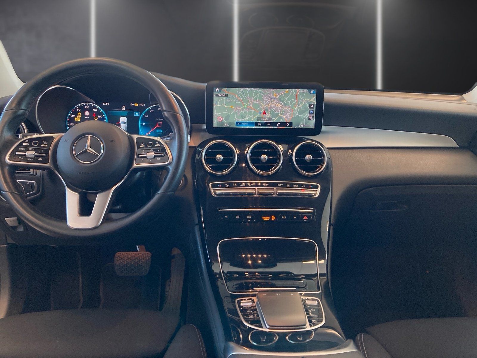 Fahrzeugabbildung Mercedes-Benz GLC 300 de 4M*Distronic*AHK*Totwinkel*360°*EasyP