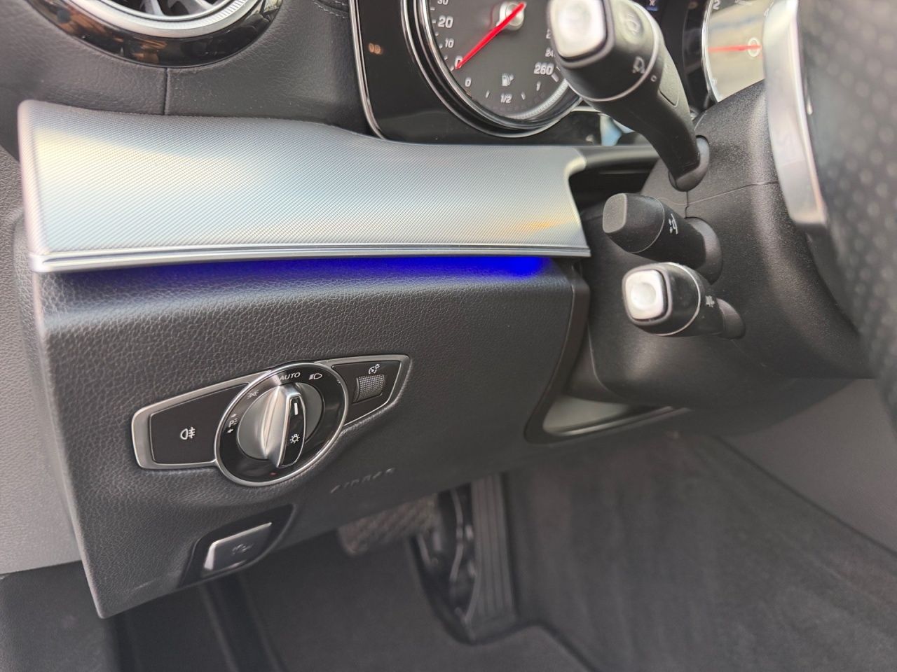 Fahrzeugabbildung Mercedes-Benz E 220 d Cabriolet AVANTGARDE+BURM+MEMORY+MULTIB+