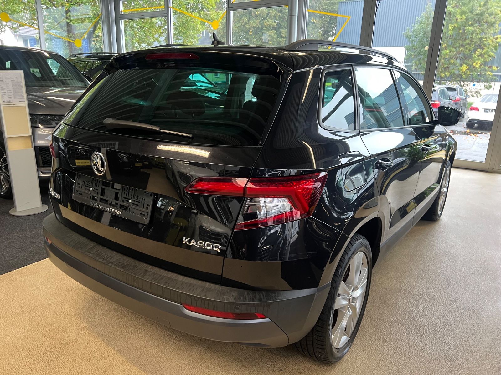Fahrzeugabbildung SKODA Karoq Style DSG *PANO*SITZHEIZUNG*LEDER*