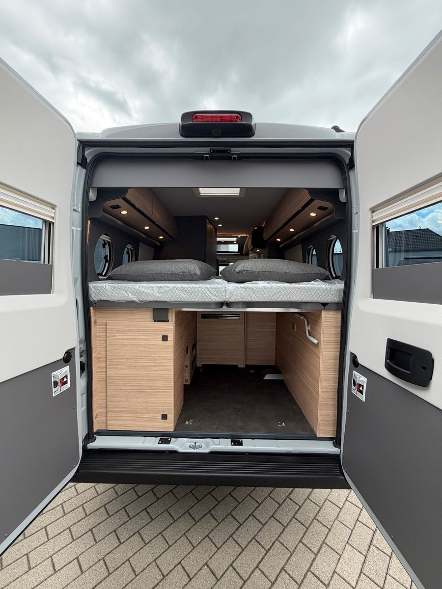 Fahrzeugabbildung Malibu Van first class - two rooms GT skyview 640 LE RB