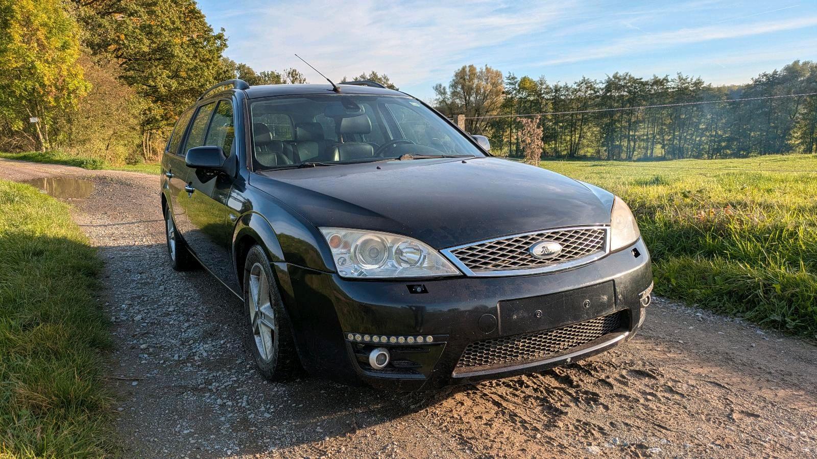 Ford Mondeo 2004 — rear view
