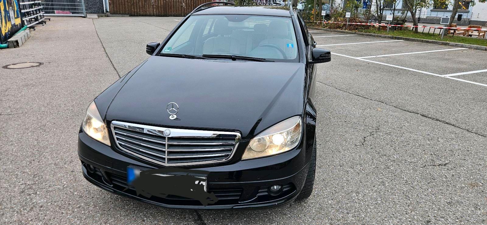 Mercedes-Benz C220 2010 — rear view