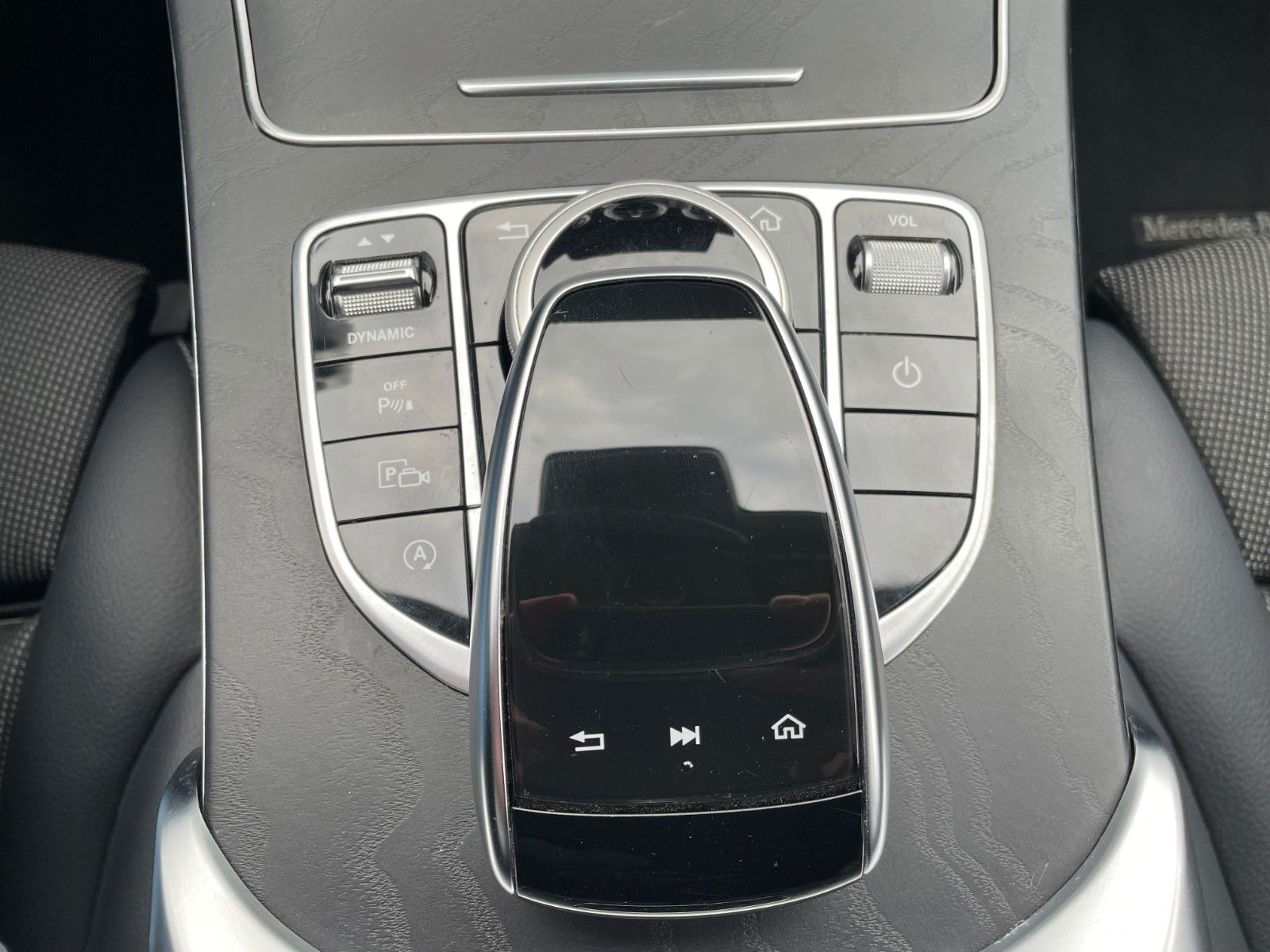 Fahrzeugabbildung Mercedes-Benz C 200 T AMG+Burm+AHK+Ambiente+360+Night