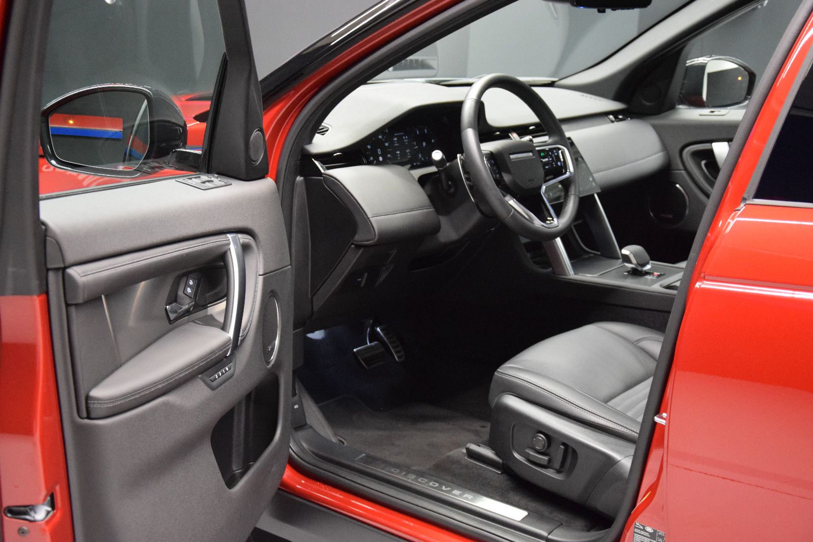 Fahrzeugabbildung Land Rover Discovery Sport Dynamic SE AWD Pano ACC Memory