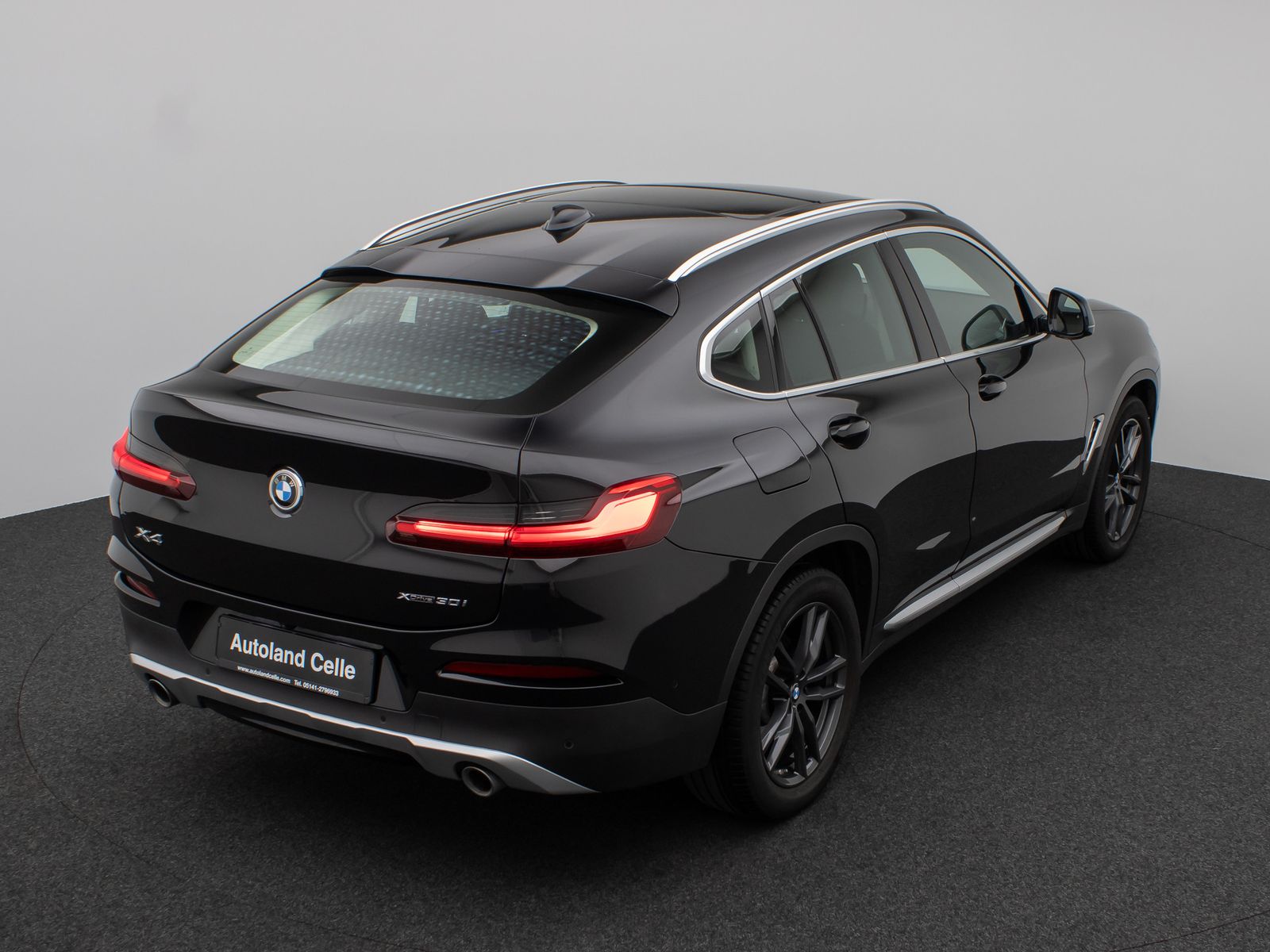 Fahrzeugabbildung BMW X4 xD30i xLine Panorama Kamera HUD DAB HiFi AHK