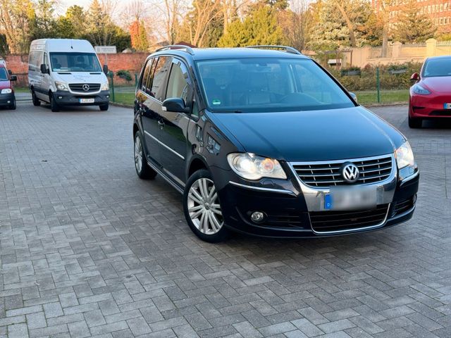 Volkswagen Turan 2.0 DIESEL HU04/2025 AUTO...