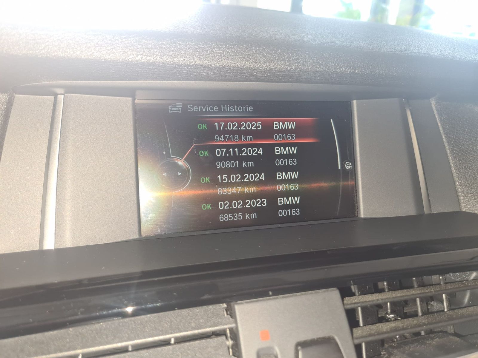 Fahrzeugabbildung BMW X3 xDrive 20 d Advantage / 1. Hand / PANO /