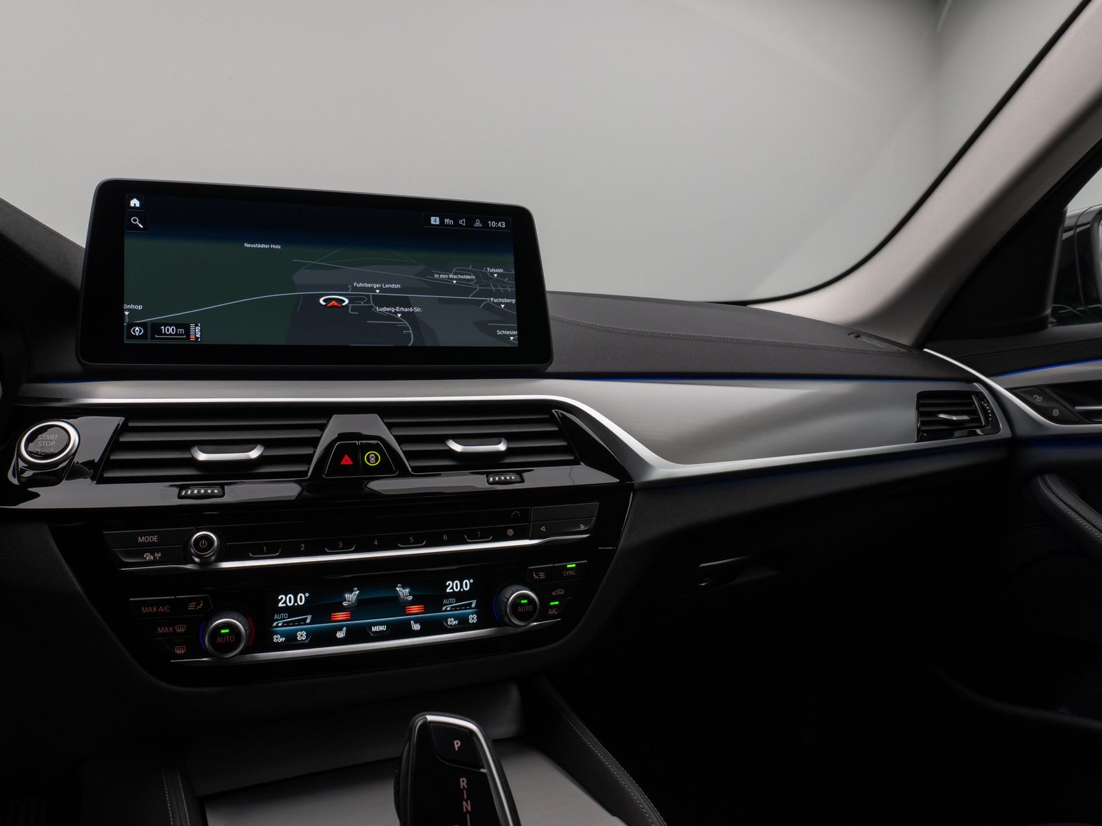 Fahrzeugabbildung BMW 520d Luxury Line Kamera DAB 4xKlima AHK Sport