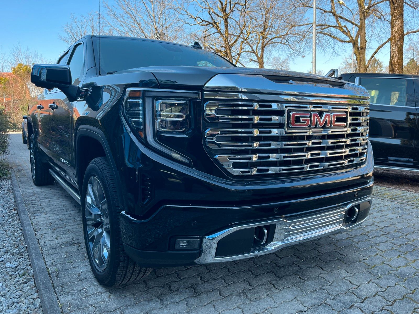 Fahrzeugabbildung GMC Sierra 1500 Denali 6.2 LPG*HeadUp*360°*Bose