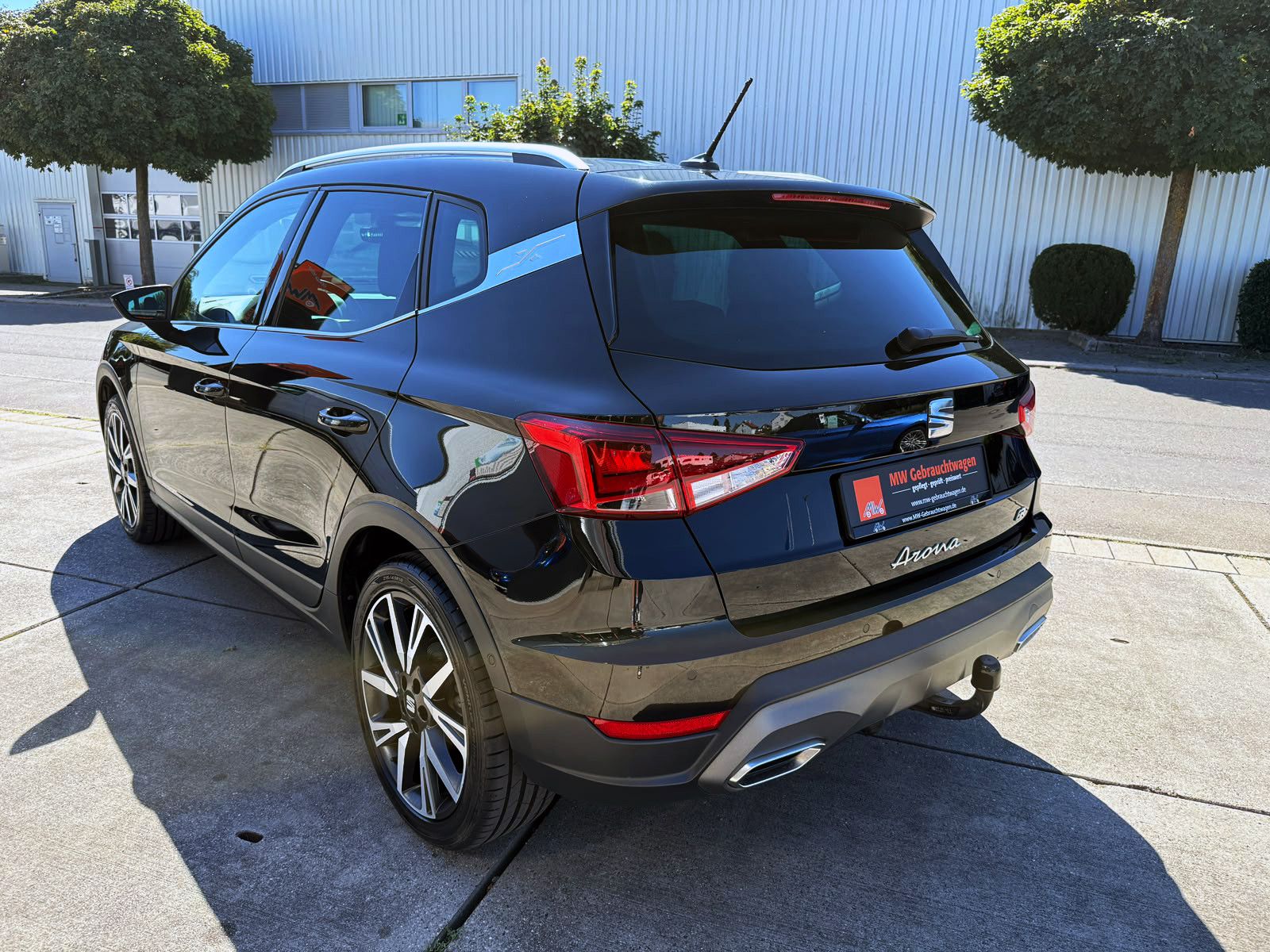 Fahrzeugabbildung SEAT Arona 1.0 TSI DSG FR LED NAV KAM PDC ACC AHK