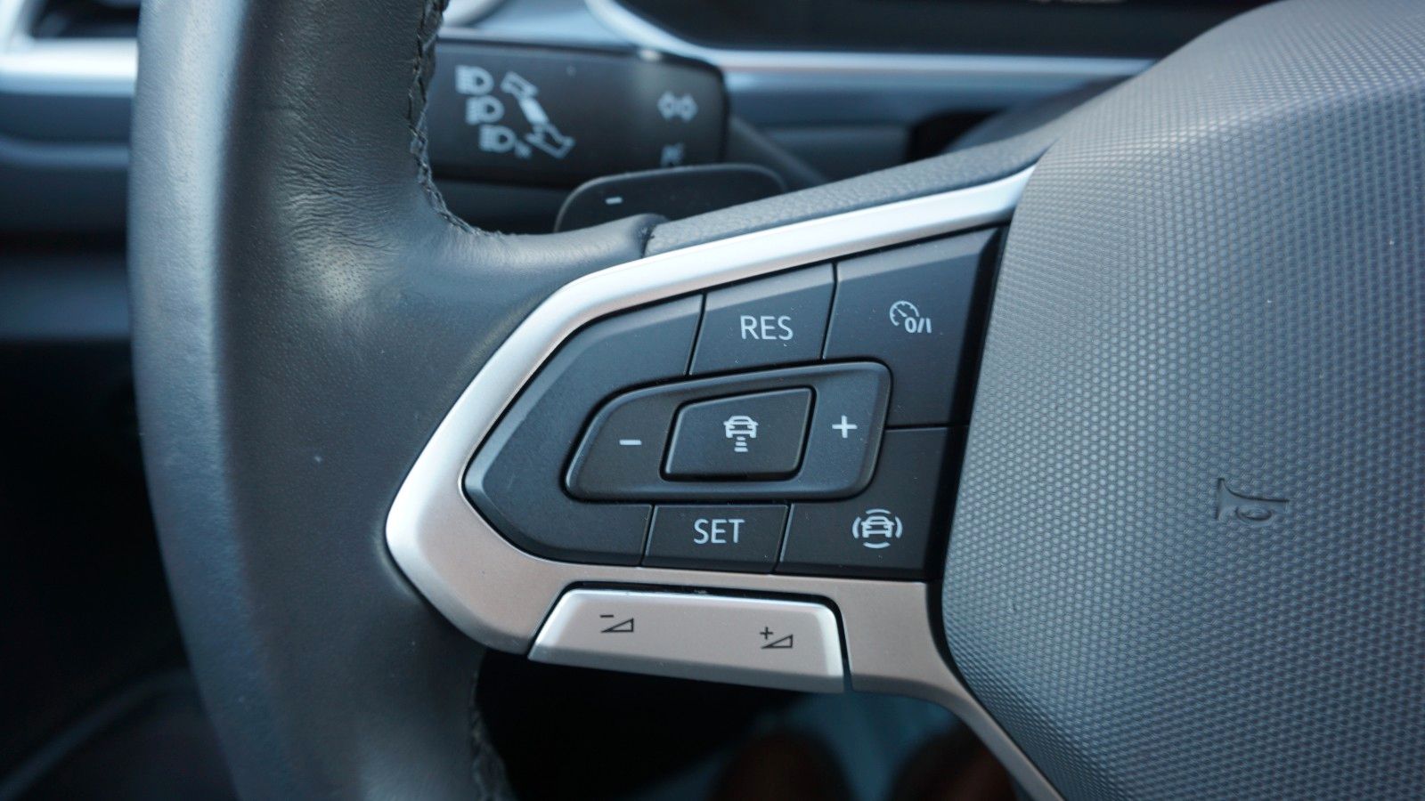 Fahrzeugabbildung Volkswagen T-Roc Style, Kamera, Navi, AHK, LED, IQ.Drive+WR