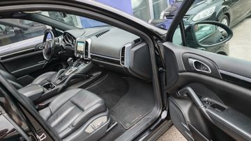 Porsche Cayenne - 9