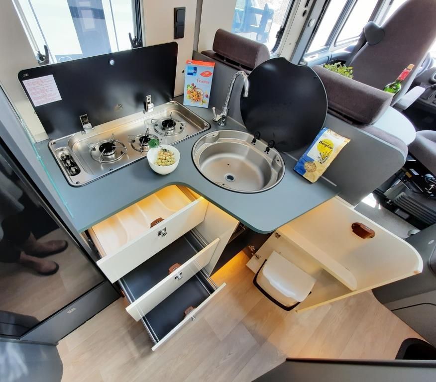 Fahrzeugabbildung Laika Kosmo H 1319 Verfüg./Sparen Sie 18.091,- €