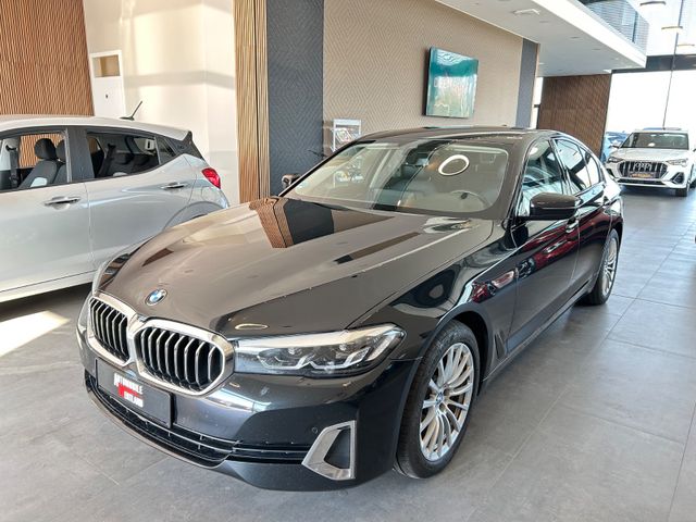 BMW 520d Limousine 520 d xDrive Luxury Line