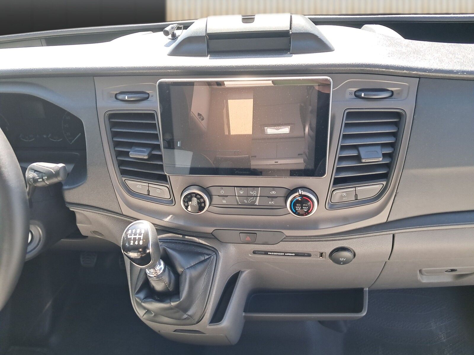 Fahrzeugabbildung Sunlight Adventure T Ford 680 Markise/SAT/TV/Solar/Navi