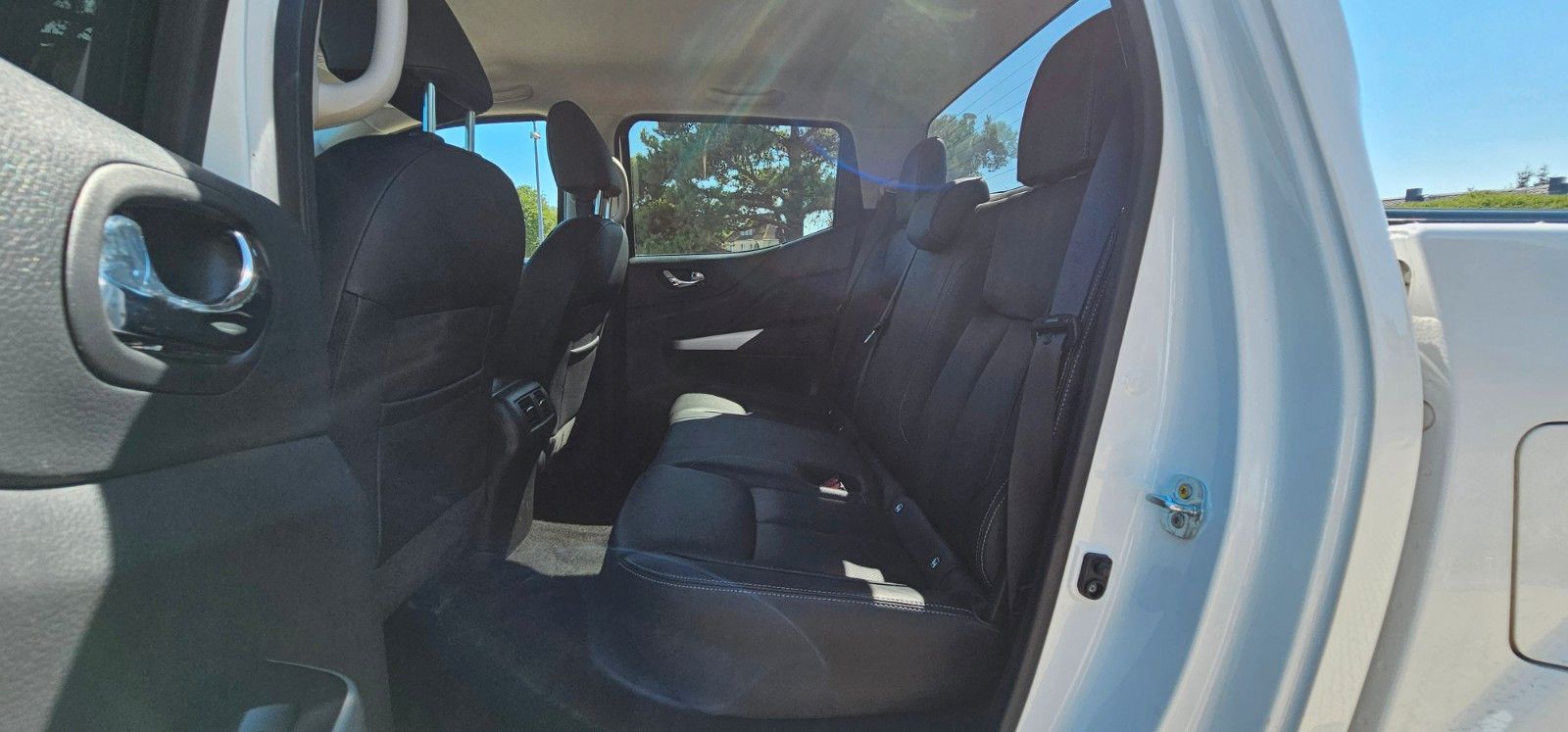 Fahrzeugabbildung Nissan Navara NP300 Tekna Double Cab 4x4