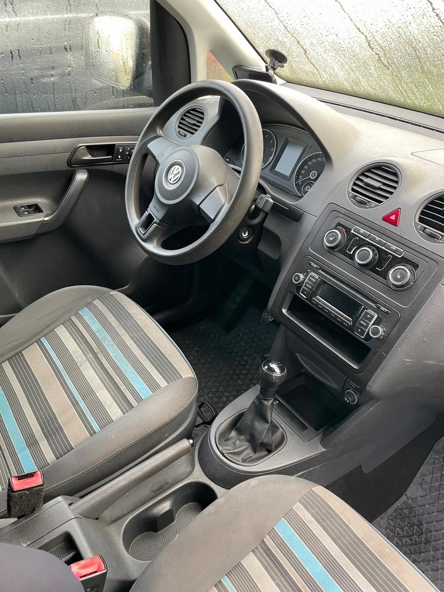 Volkswagen Caddy Maxi mit Flügeltüren