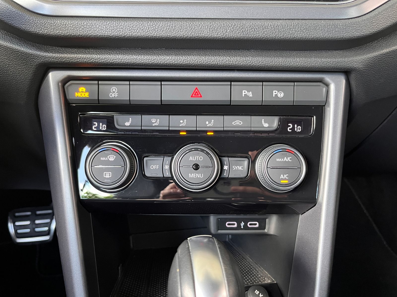 Fahrzeugabbildung Volkswagen T-Roc Cabriolet R-Line AHK LED NAVI ALU