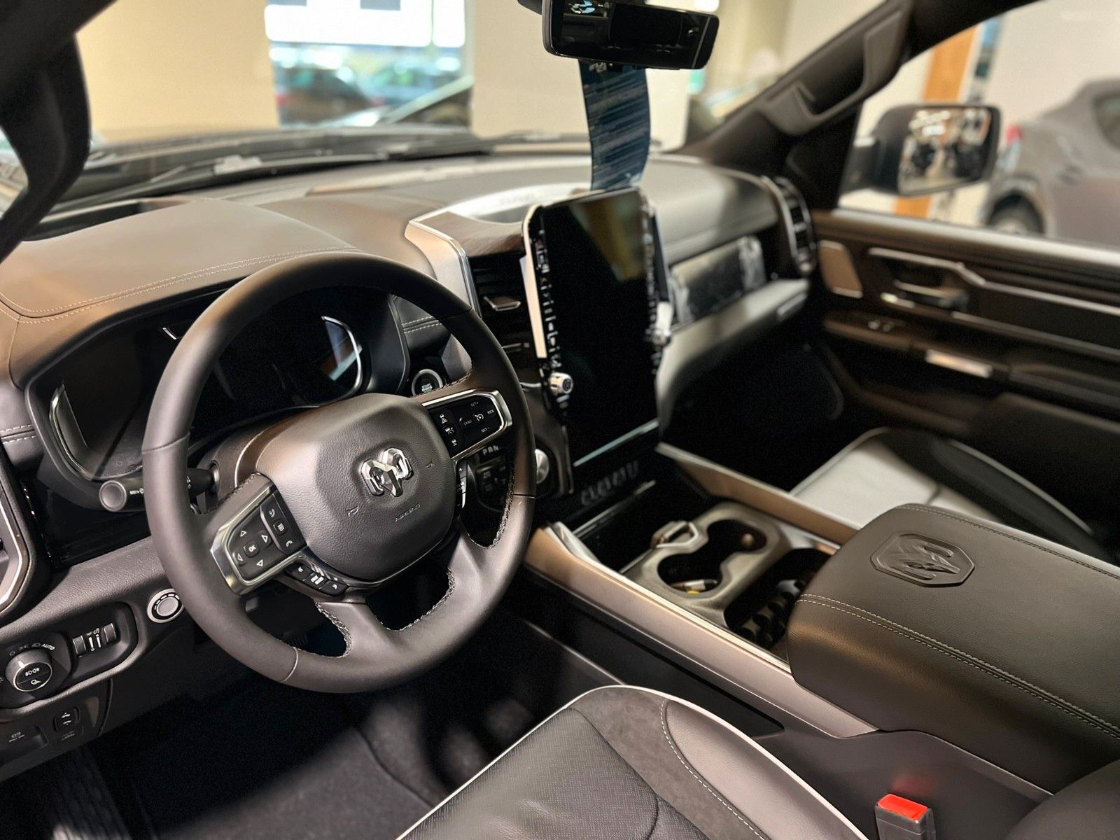 Fahrzeugabbildung Dodge RAM 1500 Laramie Night Premium, LUFT*AKTION*