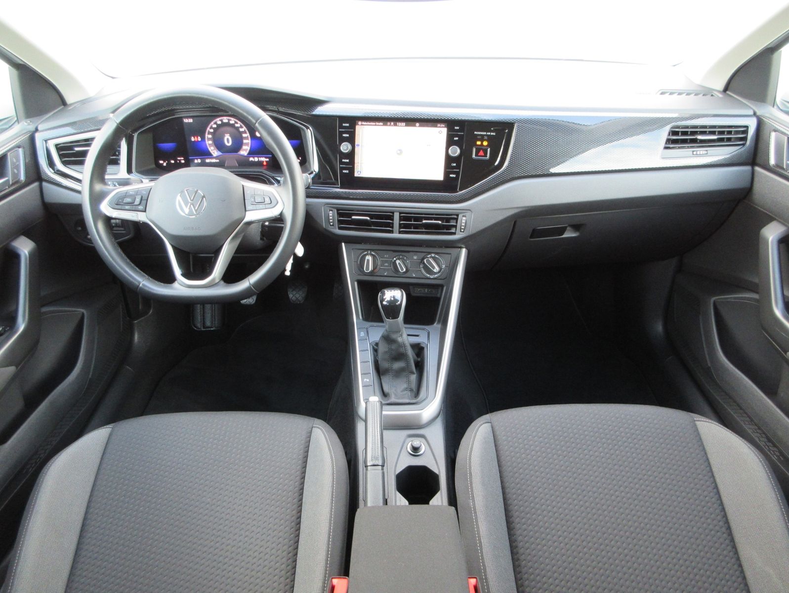 Taigo 1.0 TSI Life LED/NAVI+VZE+RFK/PDC VO+HI/SH