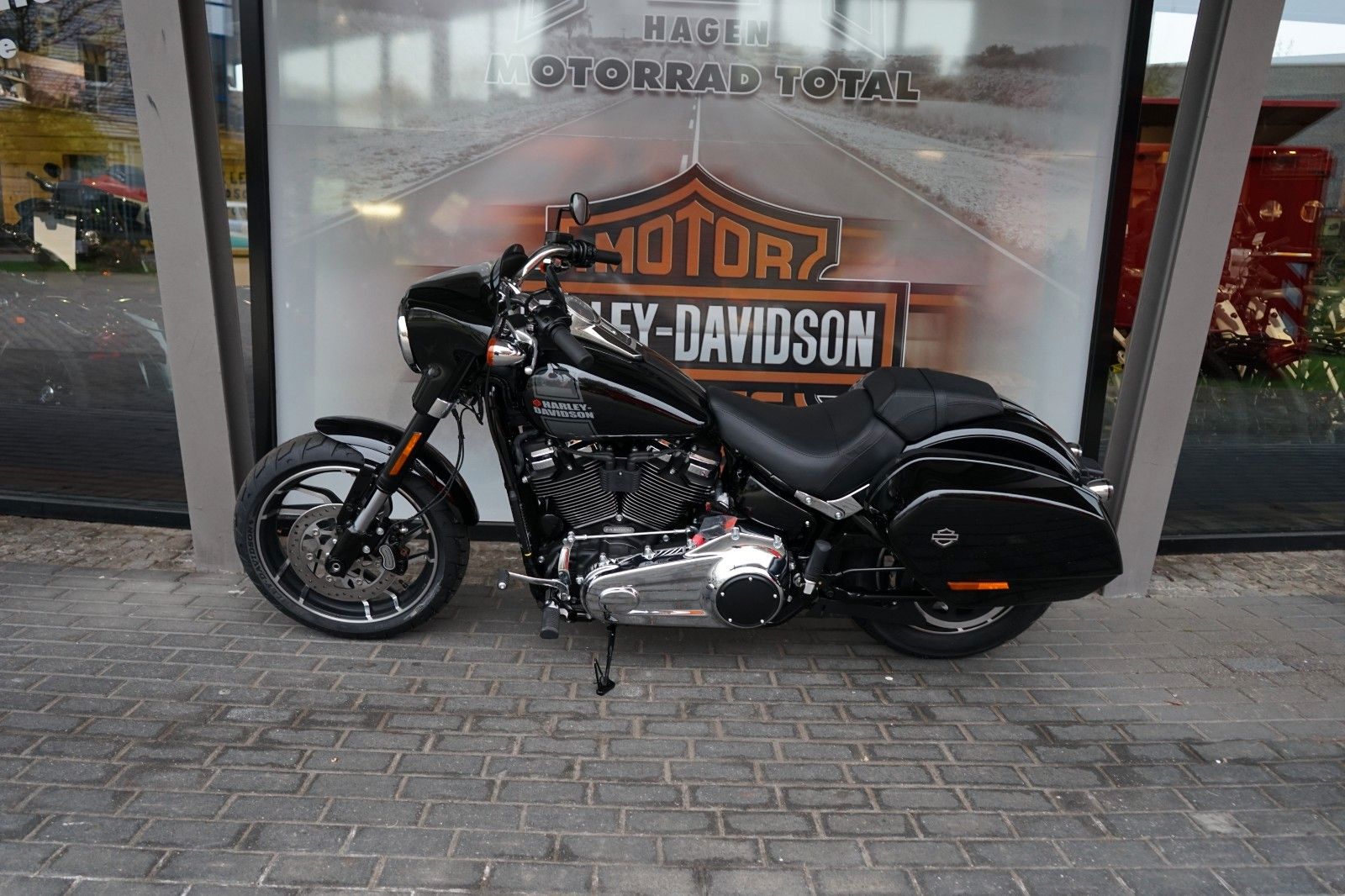 Fahrzeugabbildung Harley-Davidson Softail Sport Glide 107 Sofort Verfügbar 2024