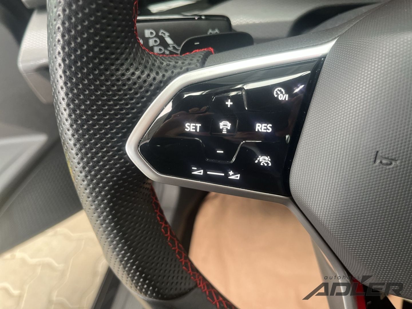 Volkswagen Golf VIII GTI Clubsport 2.0TSI PANO LHZ 8FACH AL foto 16
