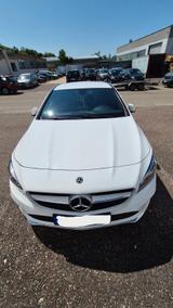 Mercedes-Benz CLA 220 d DCT -  - Mercedes-Benz CLA 220: Limousine