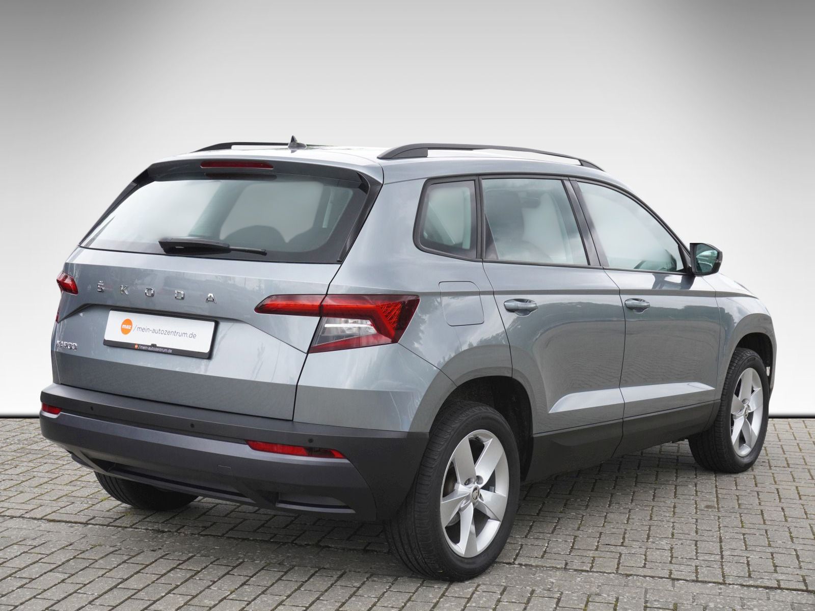 Fahrzeugabbildung SKODA Karoq 1.0 TSI Ambition Alu Klima PDC Tempomat