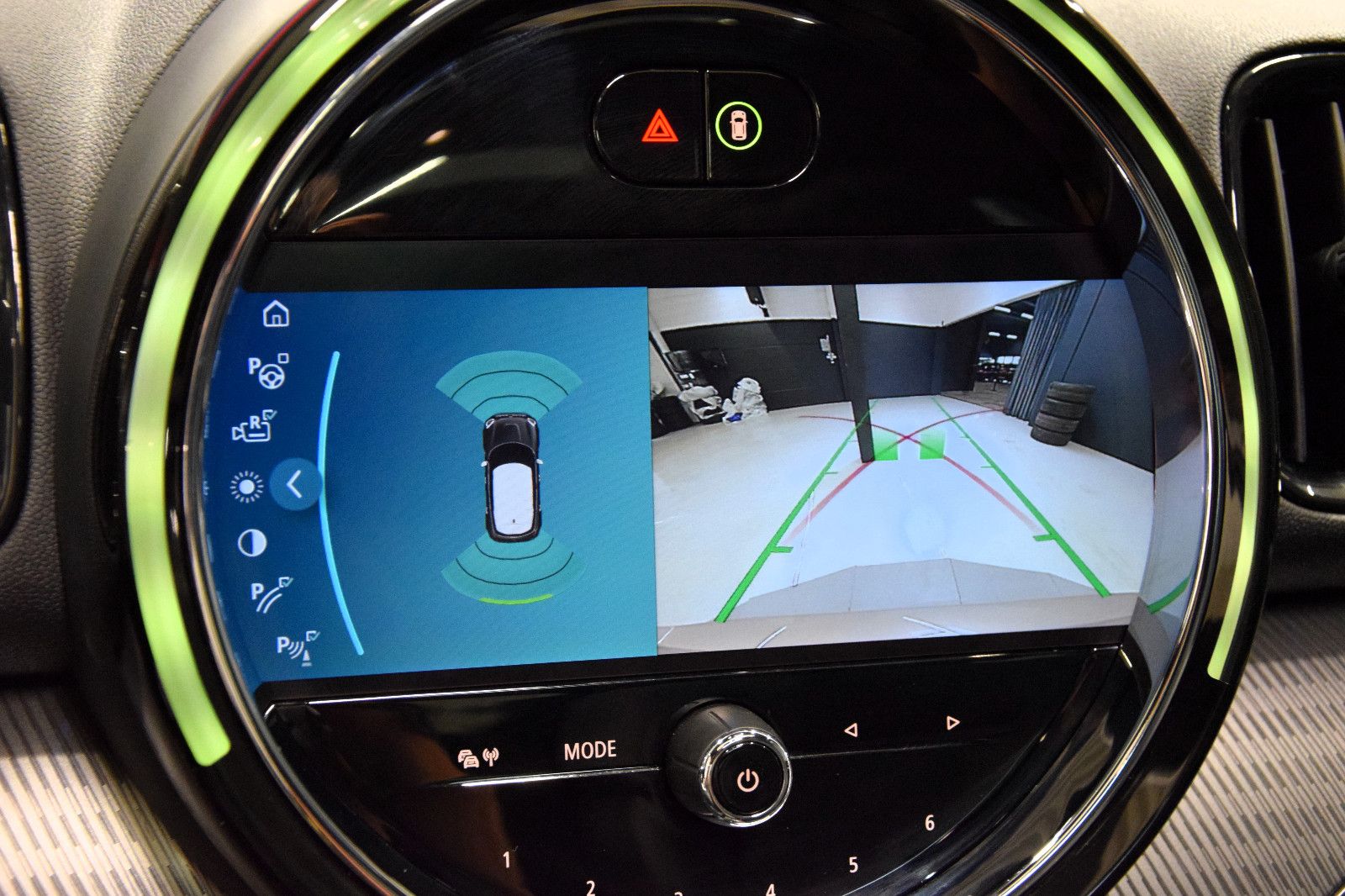 Fahrzeugabbildung MINI Cooper Countryman YOURS Pano HuD Leder Memory