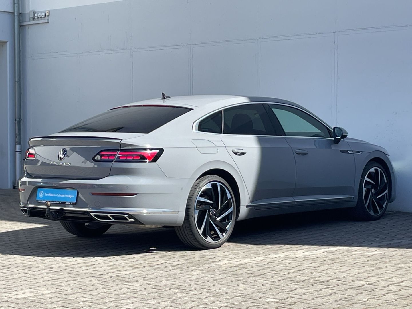 Arteon 2.0 TSI DSG R-Line AHK/DCC/Kamera/Keyless