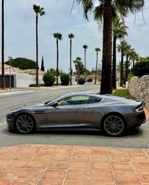2016 Aston Martin DBS — фото 5