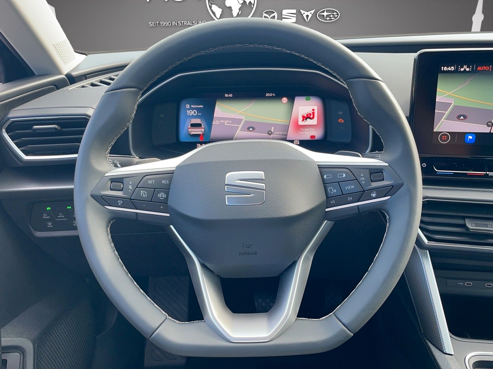 Fahrzeugabbildung SEAT Leon Sportstourer 1.5 eTSI DSG NAVI/LED/ACC/RFK