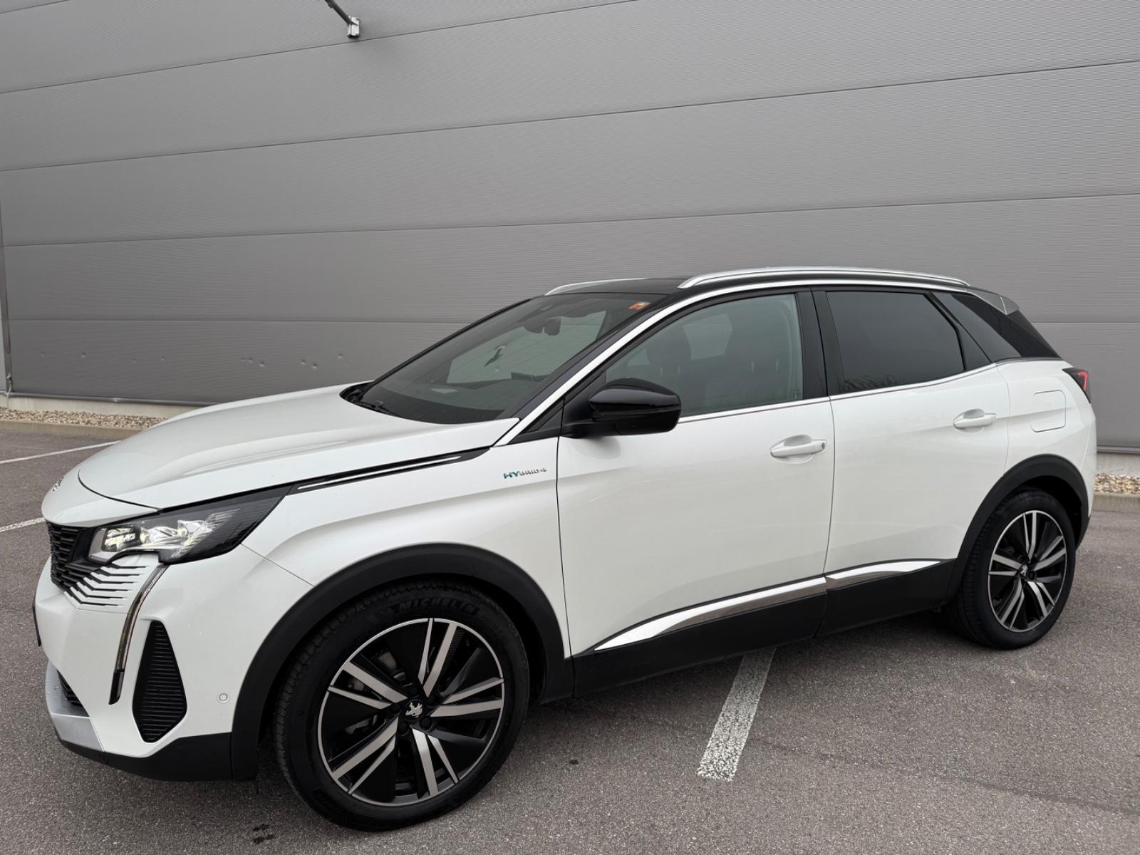 Peugeot 3008 Plug-in- Hybrid4 / Benzin 300 GT Allrad