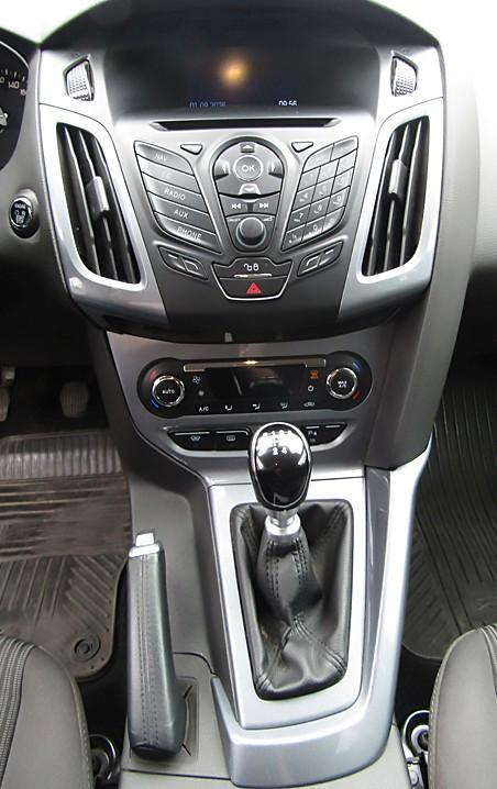 Ford Focus 2014 — photo 19