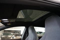 VW Golf 2.0 TDI R-Line | Pano | Matrix | Navi | ACC VW Golf 2.0 TDI R-Line | Pano | Matrix | Navi | ACC