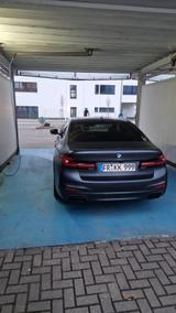 BMW 550 M550i xDrive A - - graue BMW 550