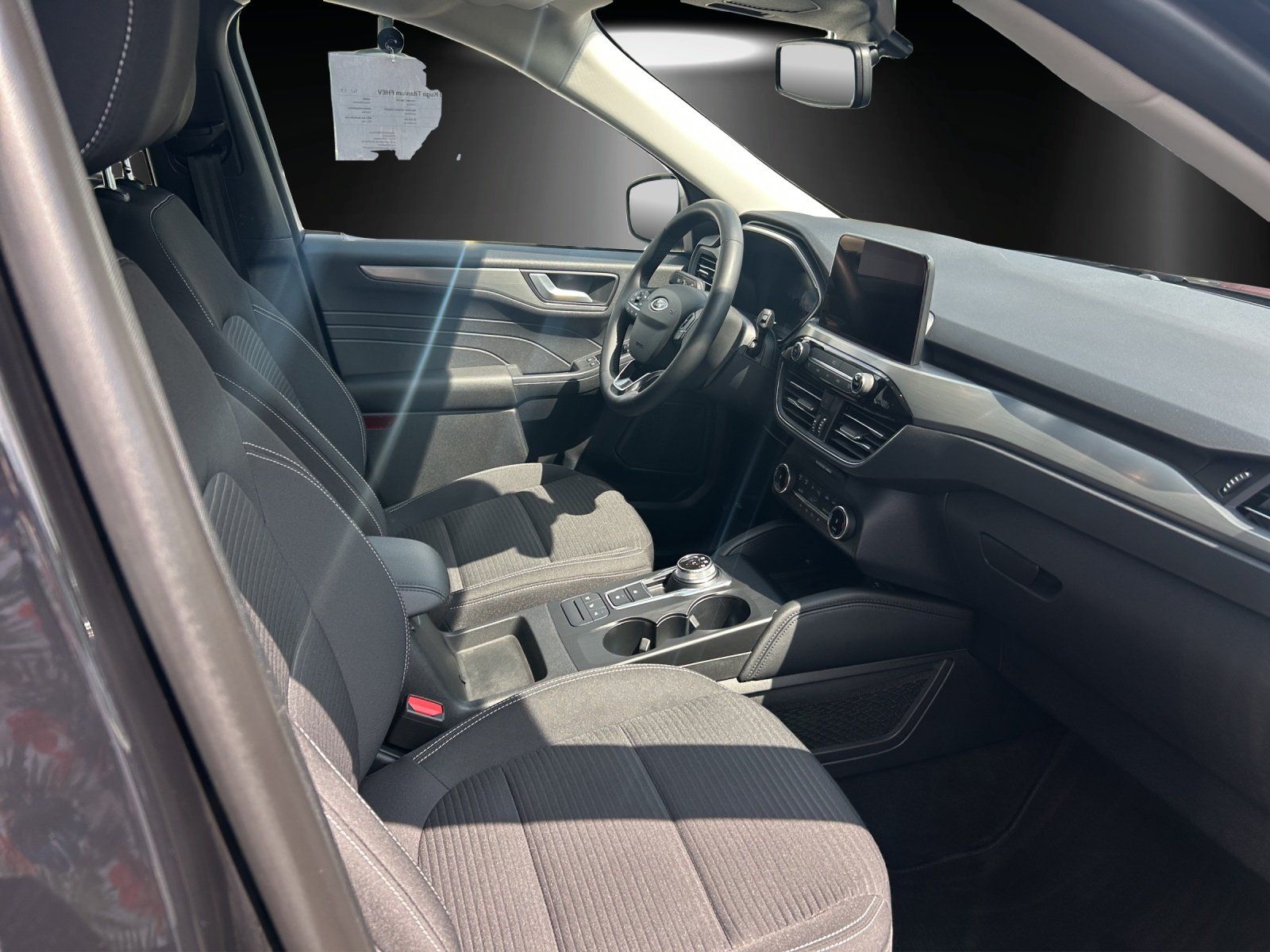 Fahrzeugabbildung Ford Kuga Titanium FHEV GJR Winter Pa NAVI PDC Kamera