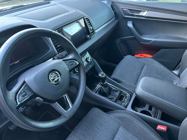 Fahrzeugabbildung Skoda Karoq 2.0 TDI 4x4+el.Panorama+Navi+AHK+CarPlay+