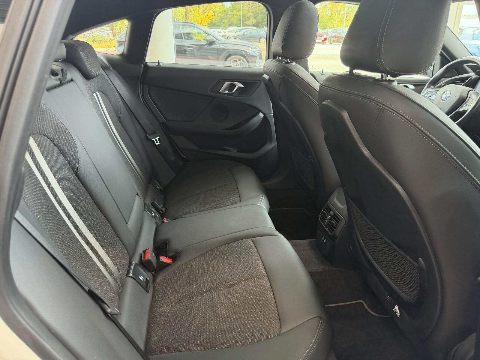 BMW 216d GC Sport Line LC. Prof. Kamera Pano LED