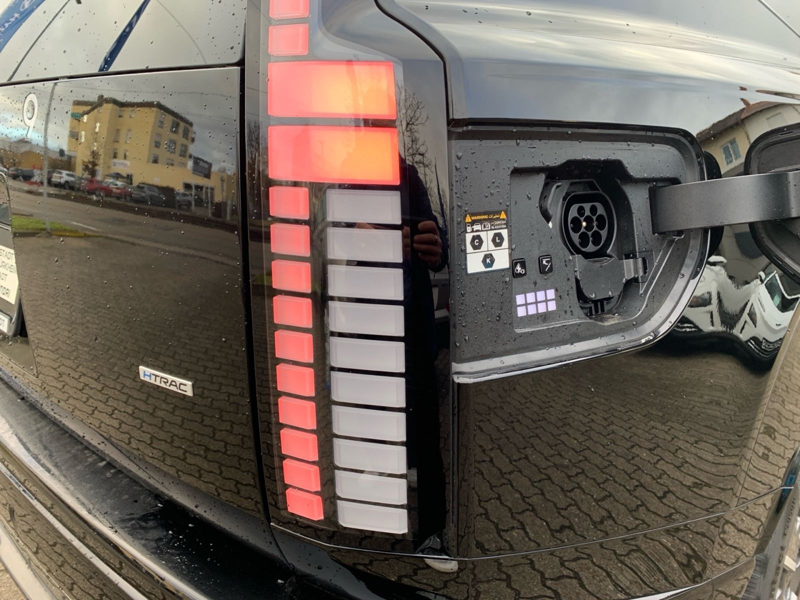 Fahrzeugabbildung Hyundai IONIQ 9 Uniq Elektro 110 kWh 4WD 7-Sitzer