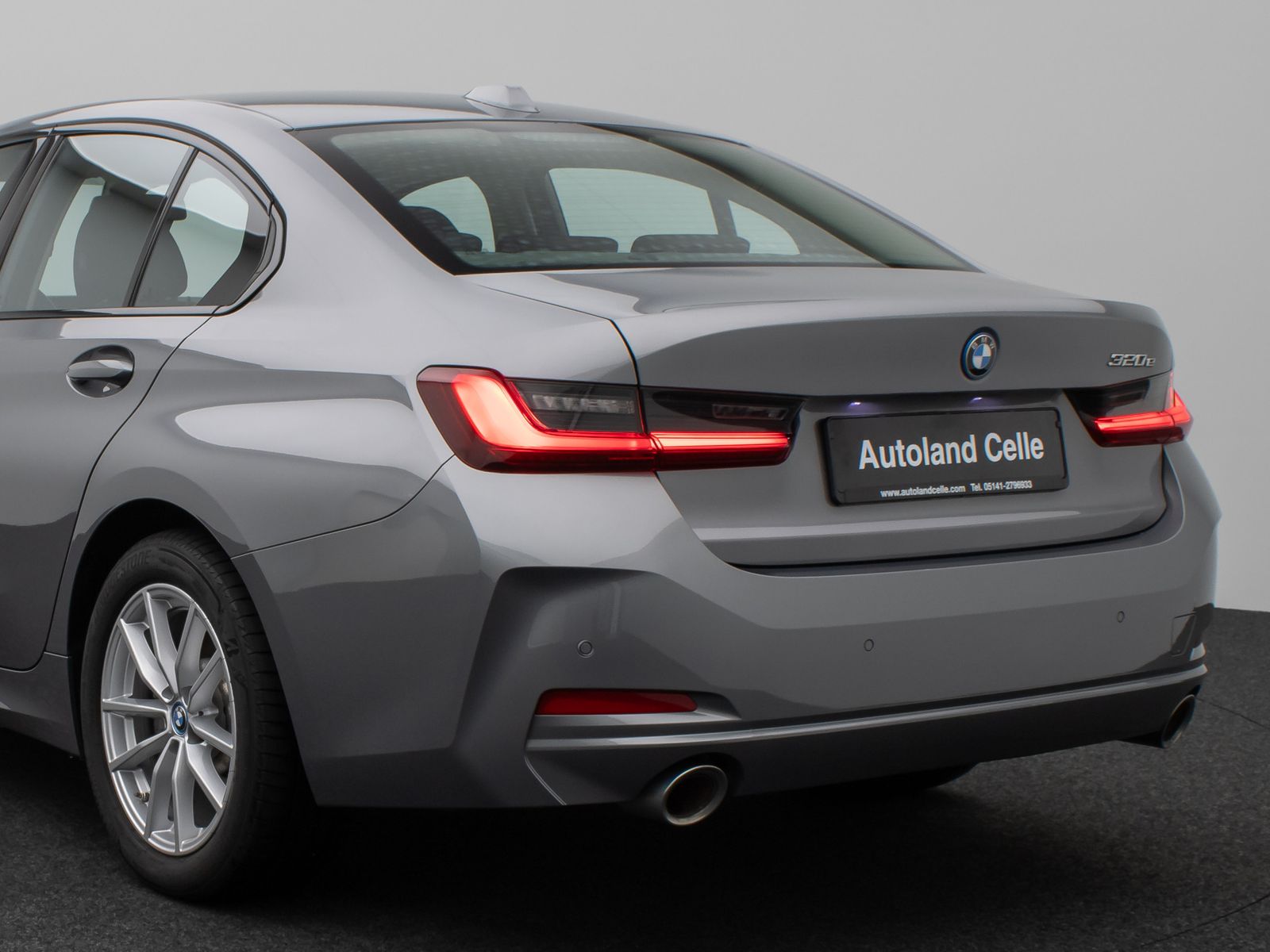 Fahrzeugabbildung BMW 320e DAB HUD Komfort LED Sport Stop&Go 17Zoll