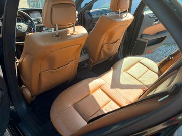 Mercedes E 300 - 11